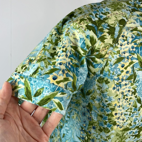 TALBOTS Petites, floral short sleeve blouse , Size P - Picture 4 of 14